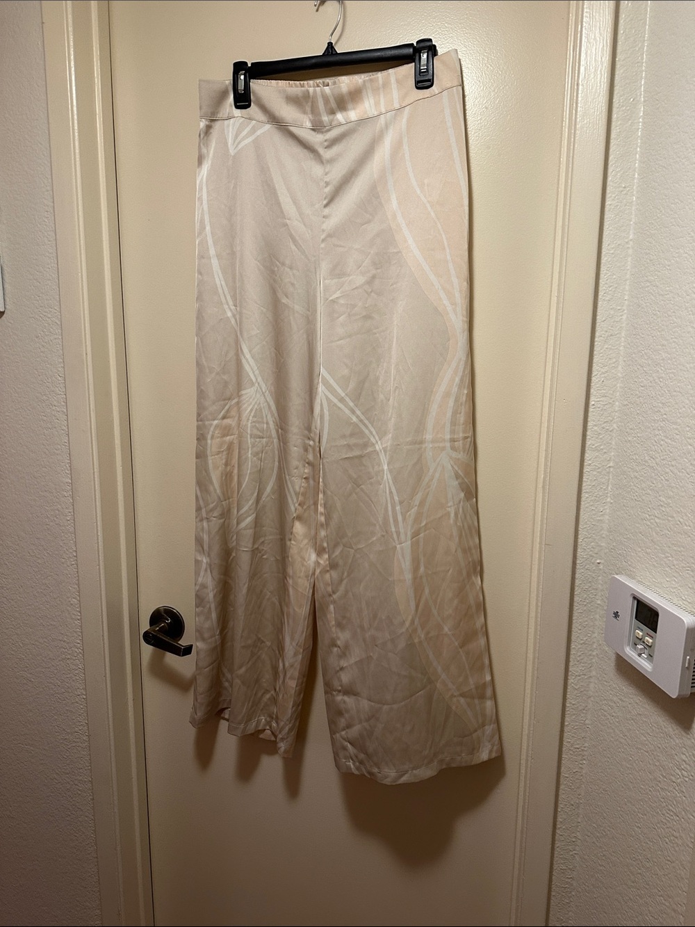 Joie Beige Wide-Leg Patterned Silk-Like Pants